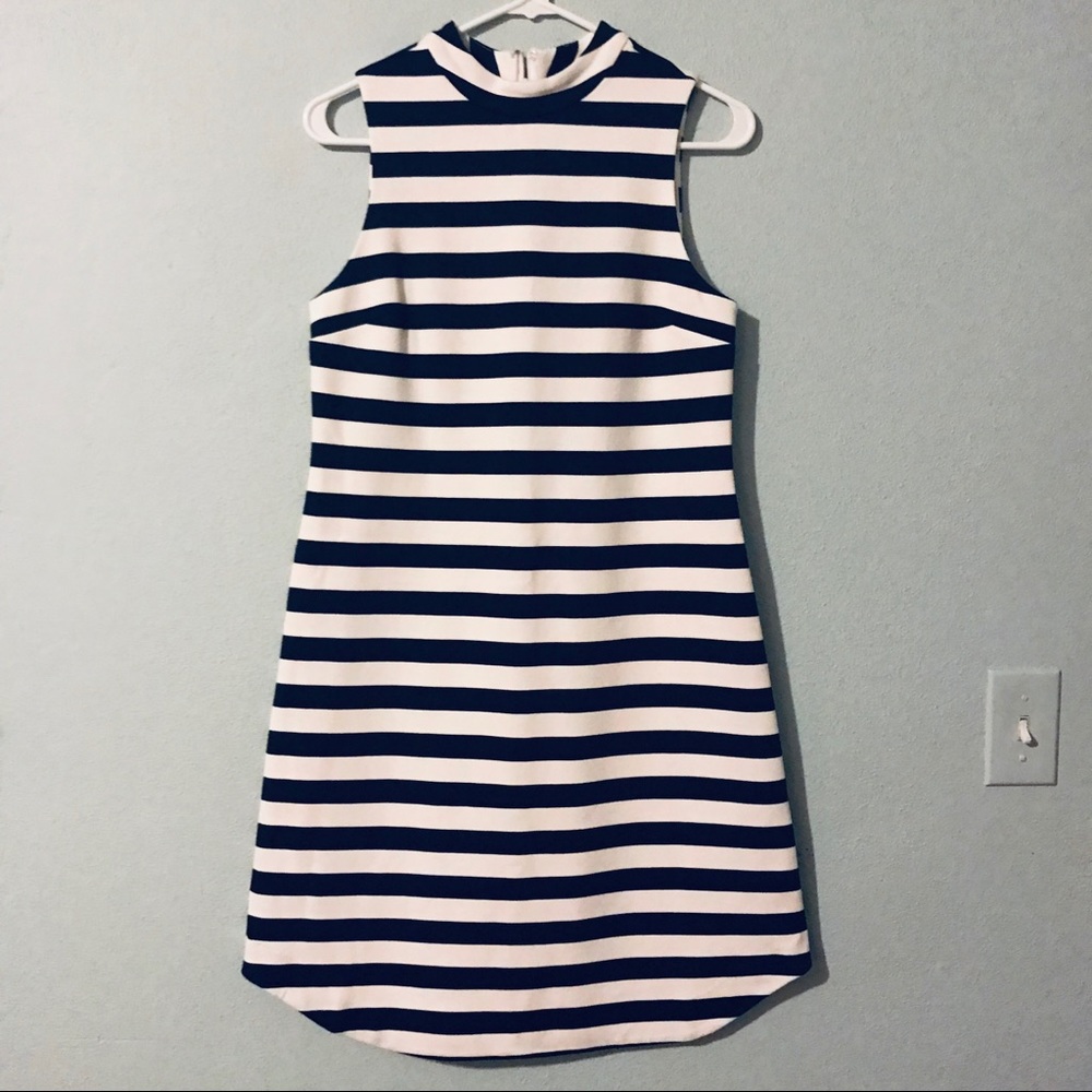 🆕 Dress (Versona)